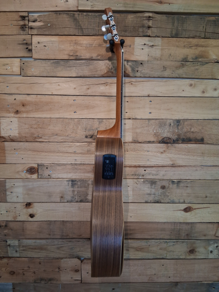 Taylor Academy 12e-N, Fichte massiv / Walnuss, Pickup, Armrest, gebraucht